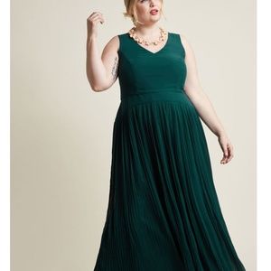 Drop Waist Pleated Maxi Dress in Forest